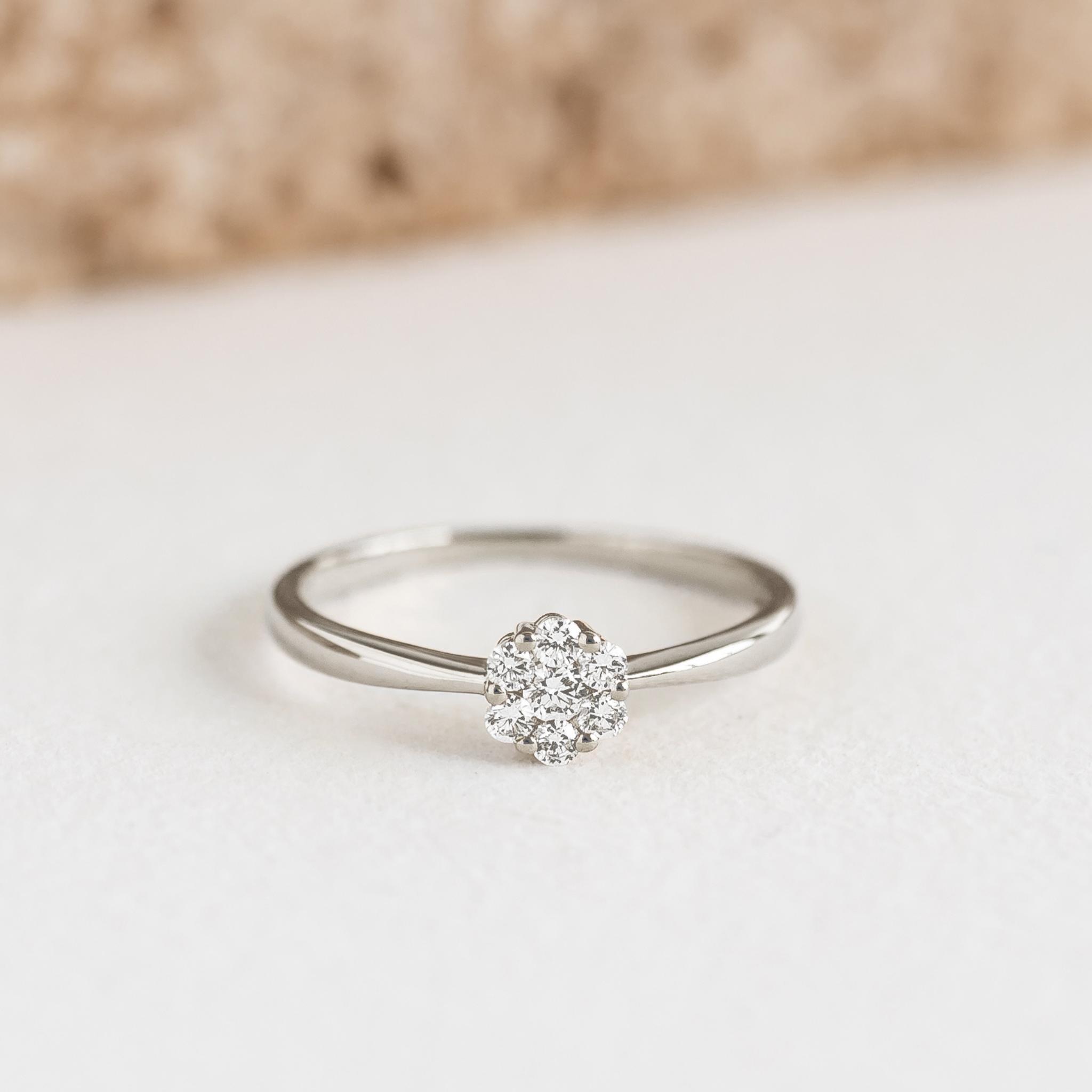 14K White Gold Round Diamond Cluster Tapered Band Ring