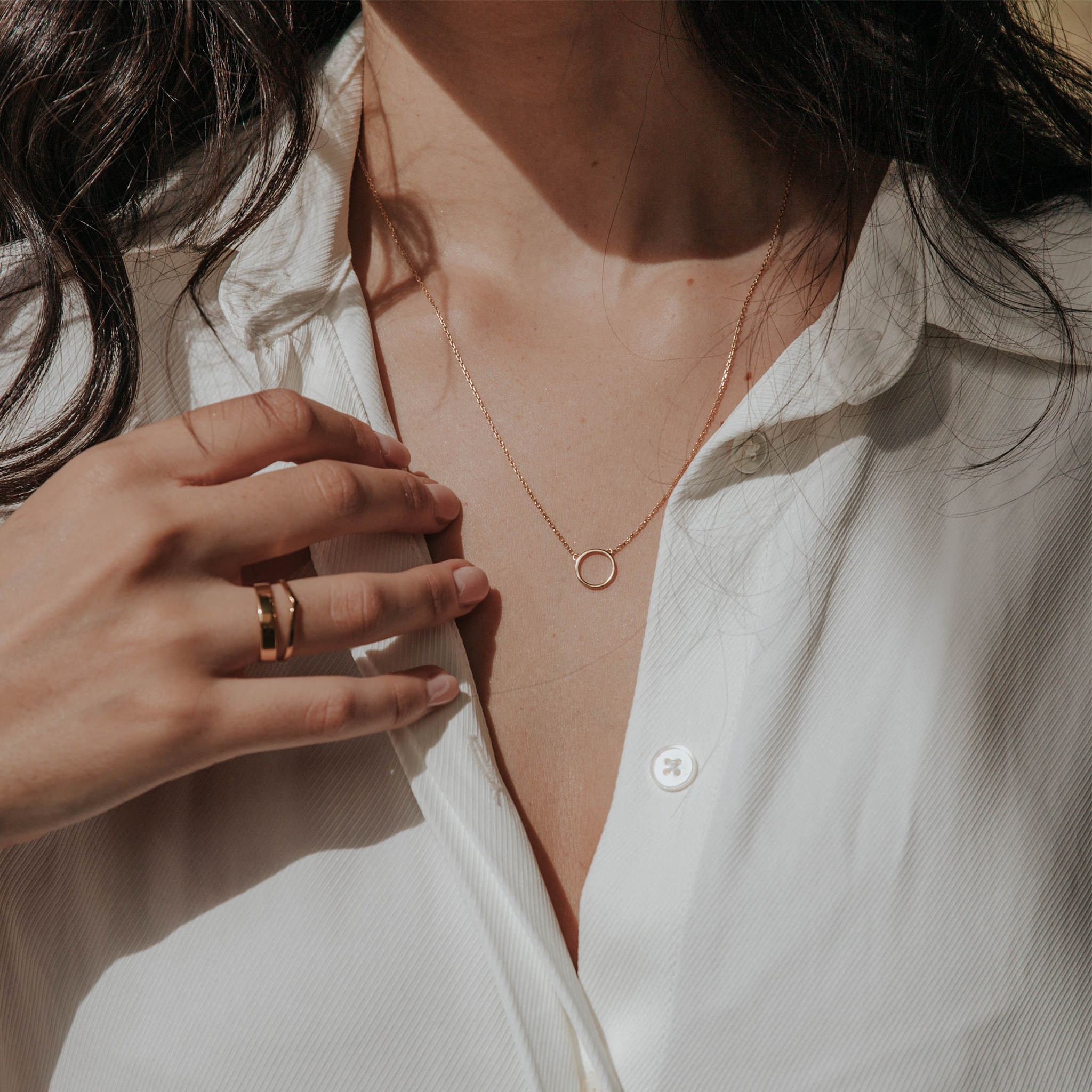 14K Gold Minimalist Circle Pendant Necklace