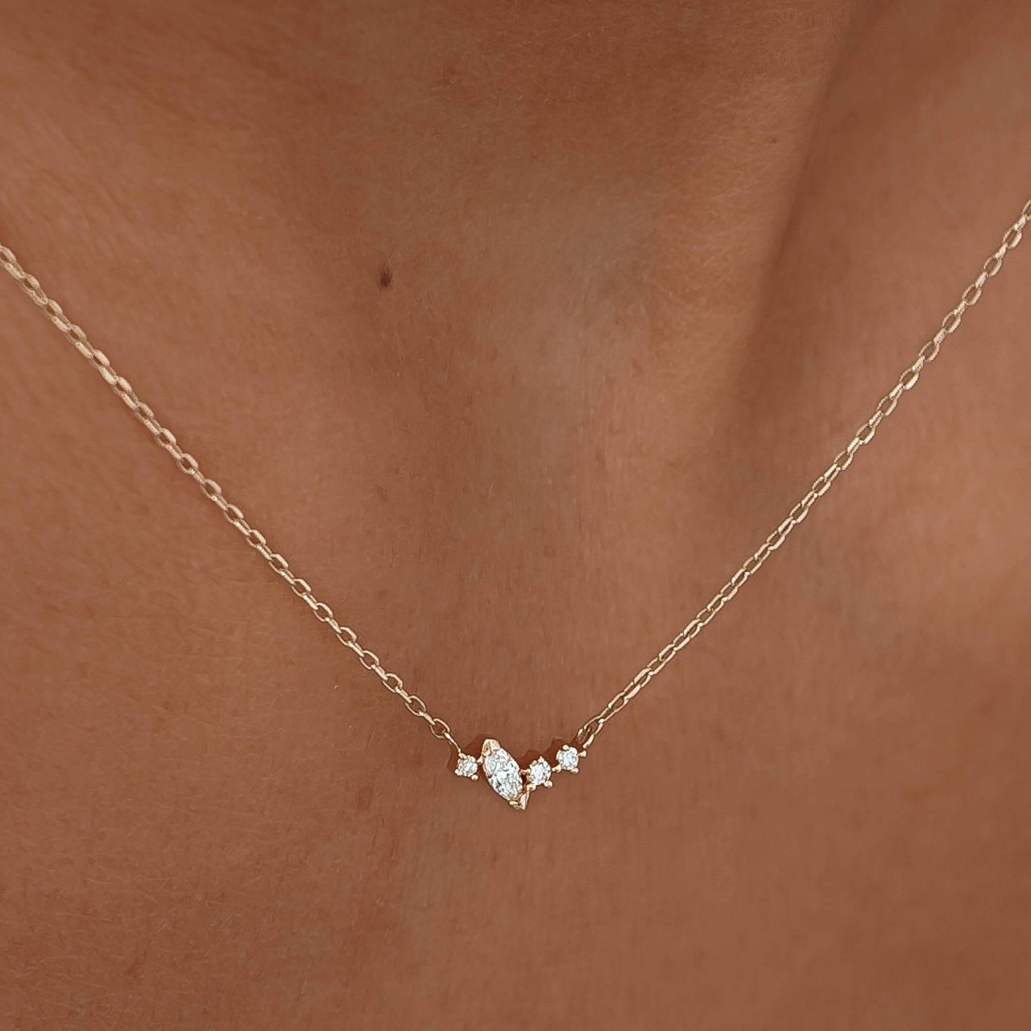 14K Gold Estrella Diamond Cluster Necklace
