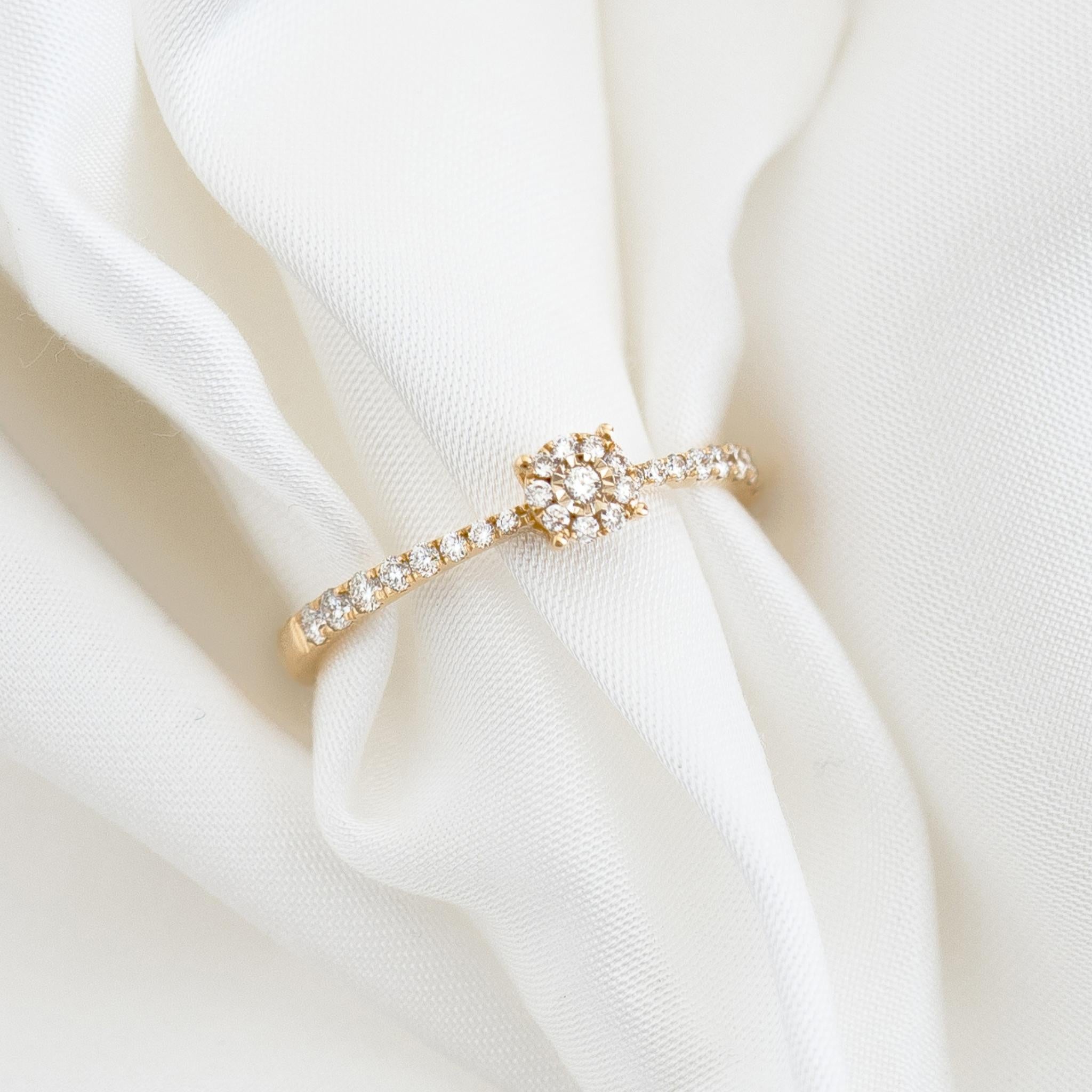 14K Yellow Gold Round Diamond Pavé Cluster Ring