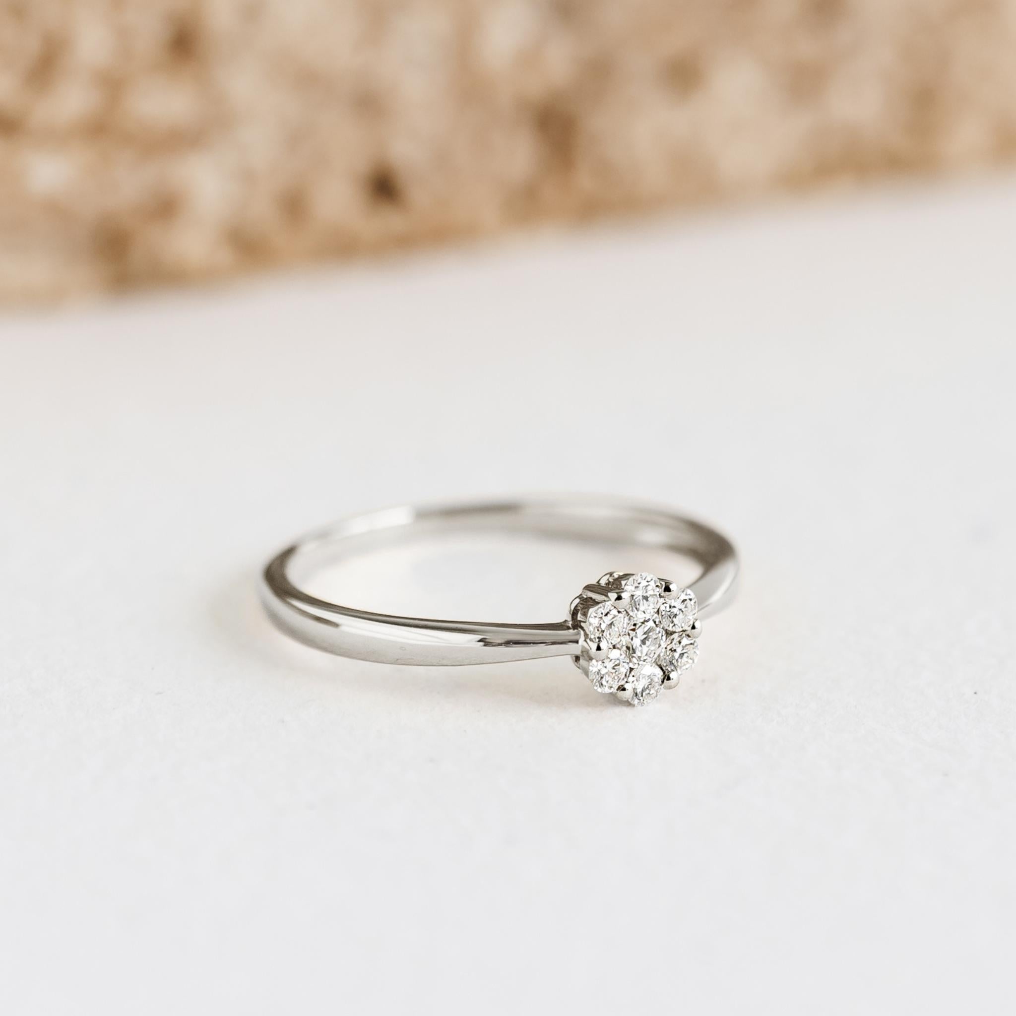 14K White Gold Round Diamond Cluster Tapered Band Ring