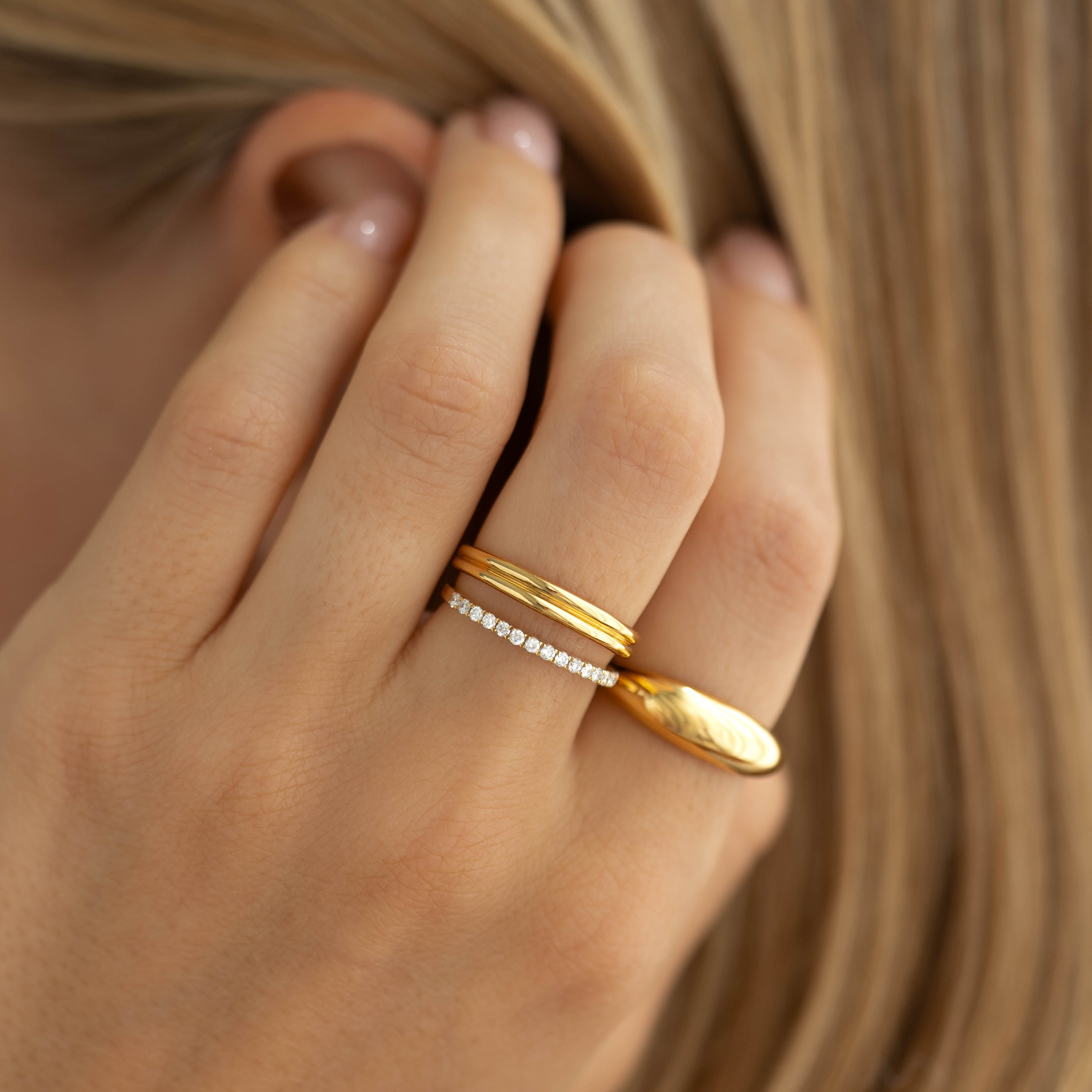 14K Gold Ribbed Tapered Band Ring