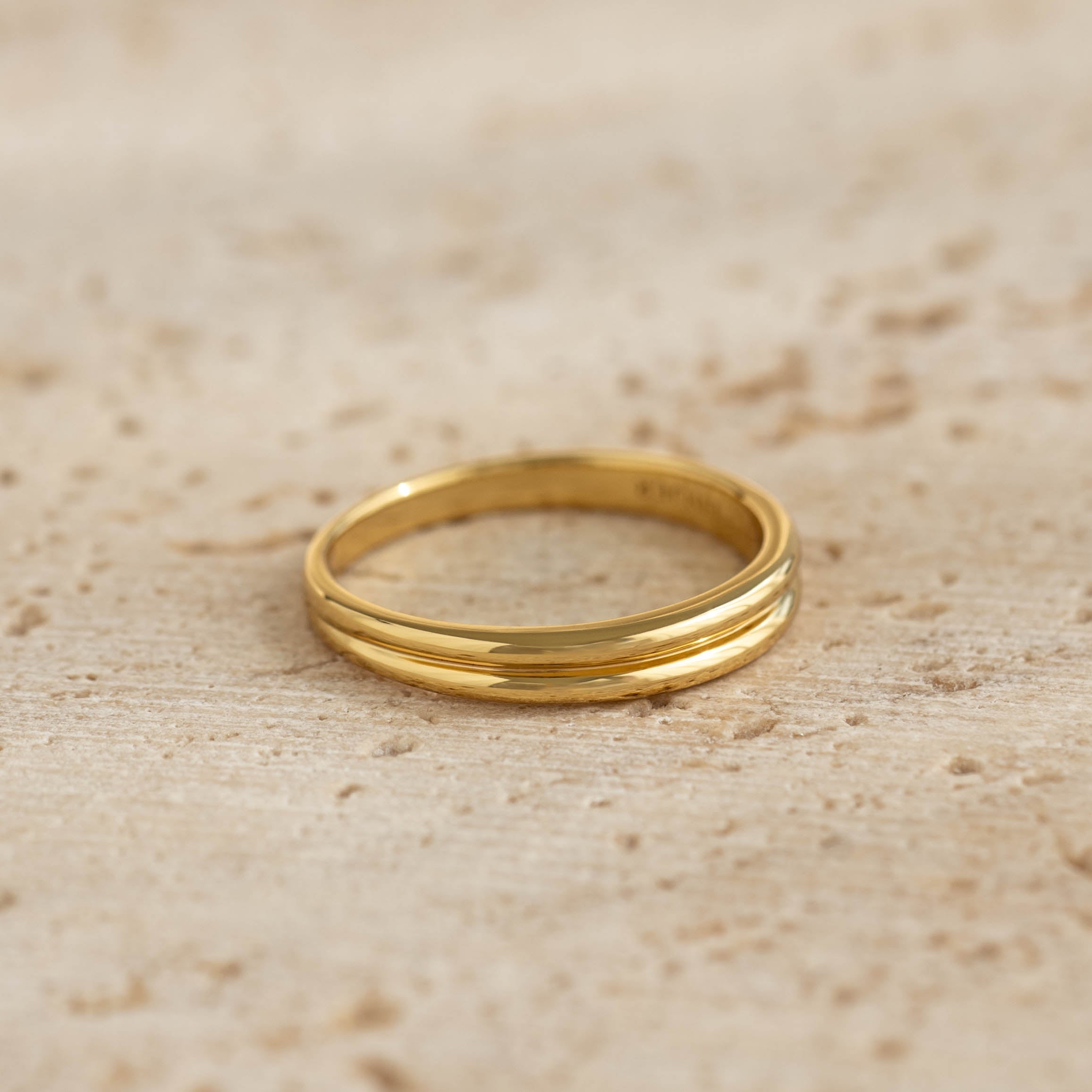 14K Gold Ribbed Tapered Band Ring